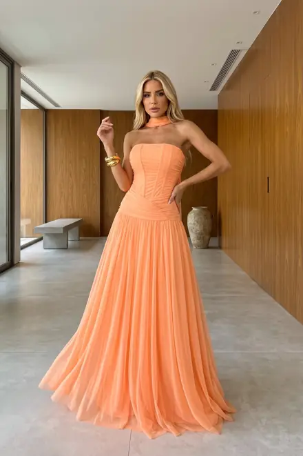 Vestido longo laranja de tule